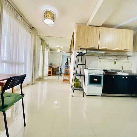 Callia Apartement Golf View Pulo Mas Jakarta Timur Exteriér fotografie